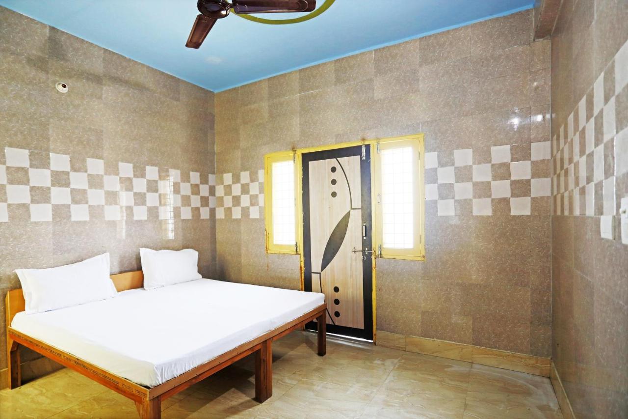 Hotel Oyo 44361 Shri Lajjaram Ashram Vrindāvan Exterior foto